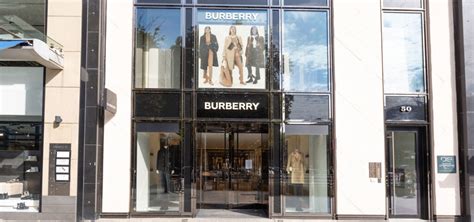 BURBERRY in Düsseldorf, Königsallee .